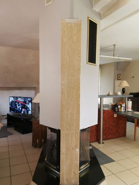 Belle chemine double face.
0 Saint-Martin-Valmeroux (15)