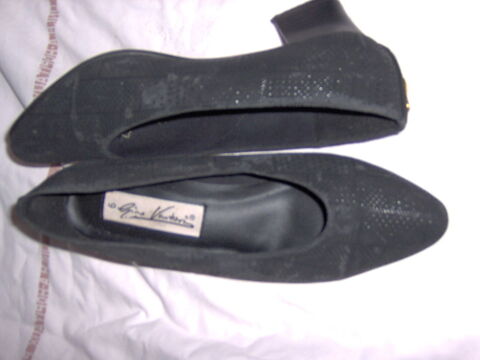 Chaussures noires veloutées, 40, comme neuves 10 Clermont-Ferrand (63)