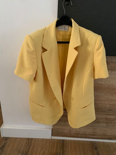 Veste d' été femme      1 . 2 . 3    20 Saleilles (66)