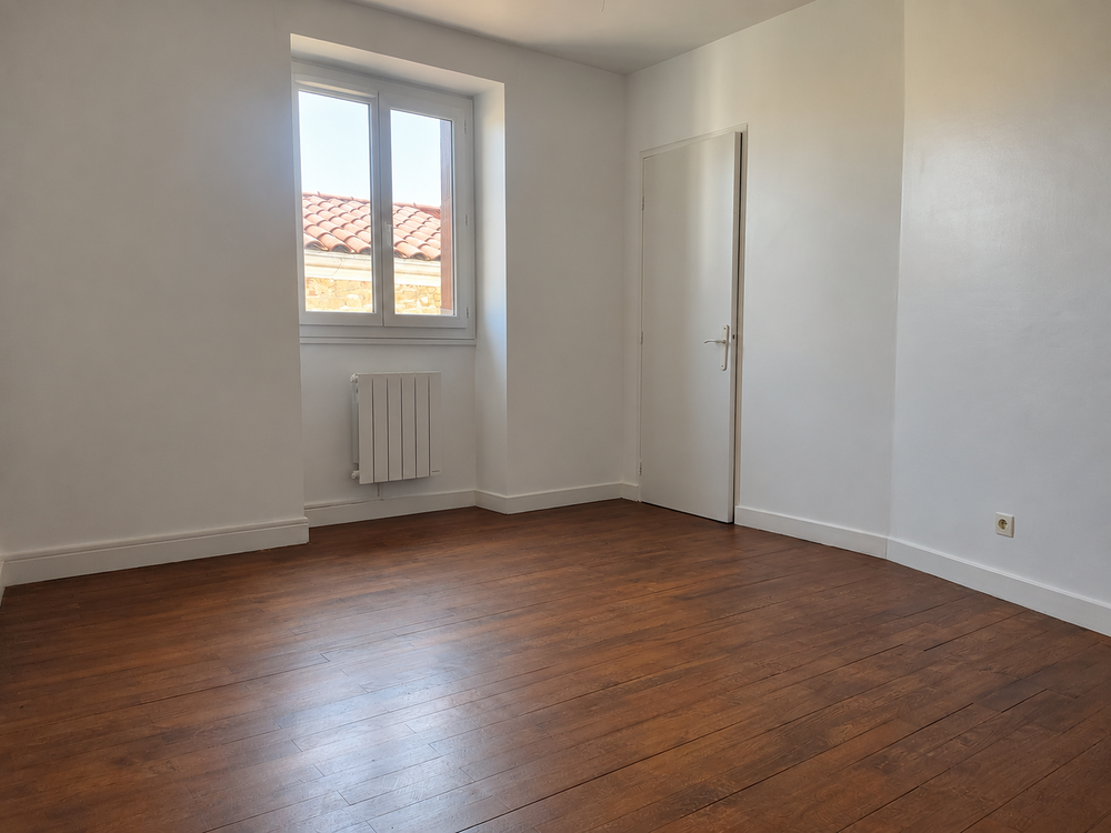 Location Maison Maison de plus de 100 m² - 3 chambres - garage - Chaussan Chaussan