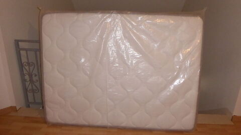 MATELAS 140 CMS  X  190 CMS 85 Creil (60)