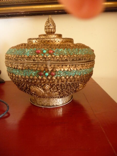 antique boite Tibet - bois massif - symboles bouddhistes 1200 Corte (20)