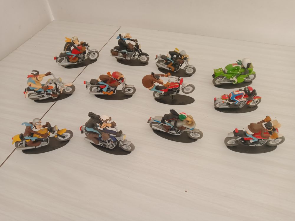  collection de maquettes: Motos - Autos - Camions - Trains
