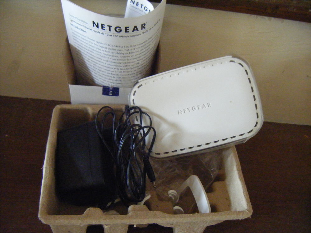 Commutateur ethernet 5 ports NETGEAR FS 605 Matériel informatique