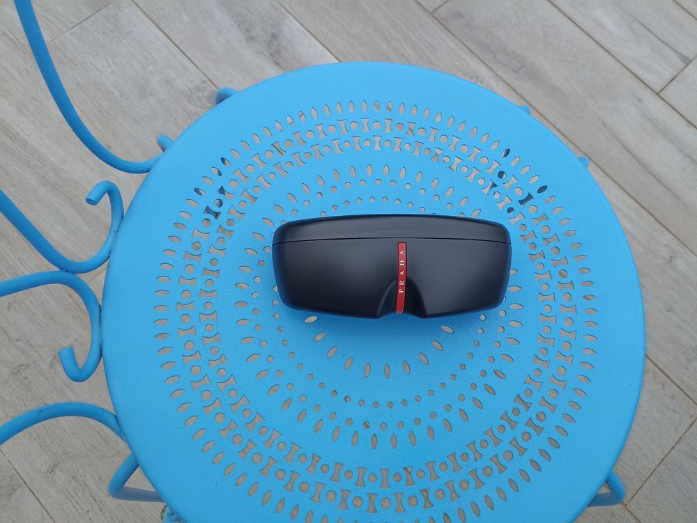 Etuis &agrave; lunettes Prada Bijoux et montres