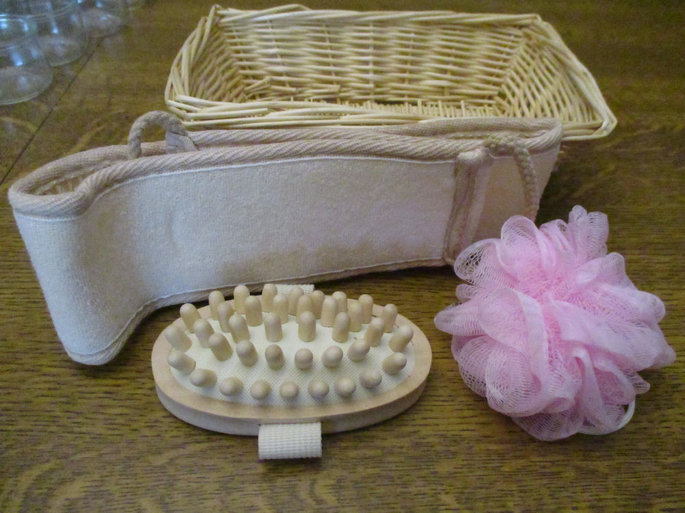 panier en osier de bien &ecirc;tre neuf longueur 25 cm hauteur : 8 Décoration