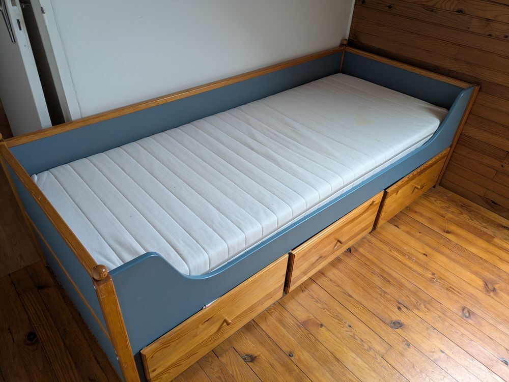Lit simple Meubles