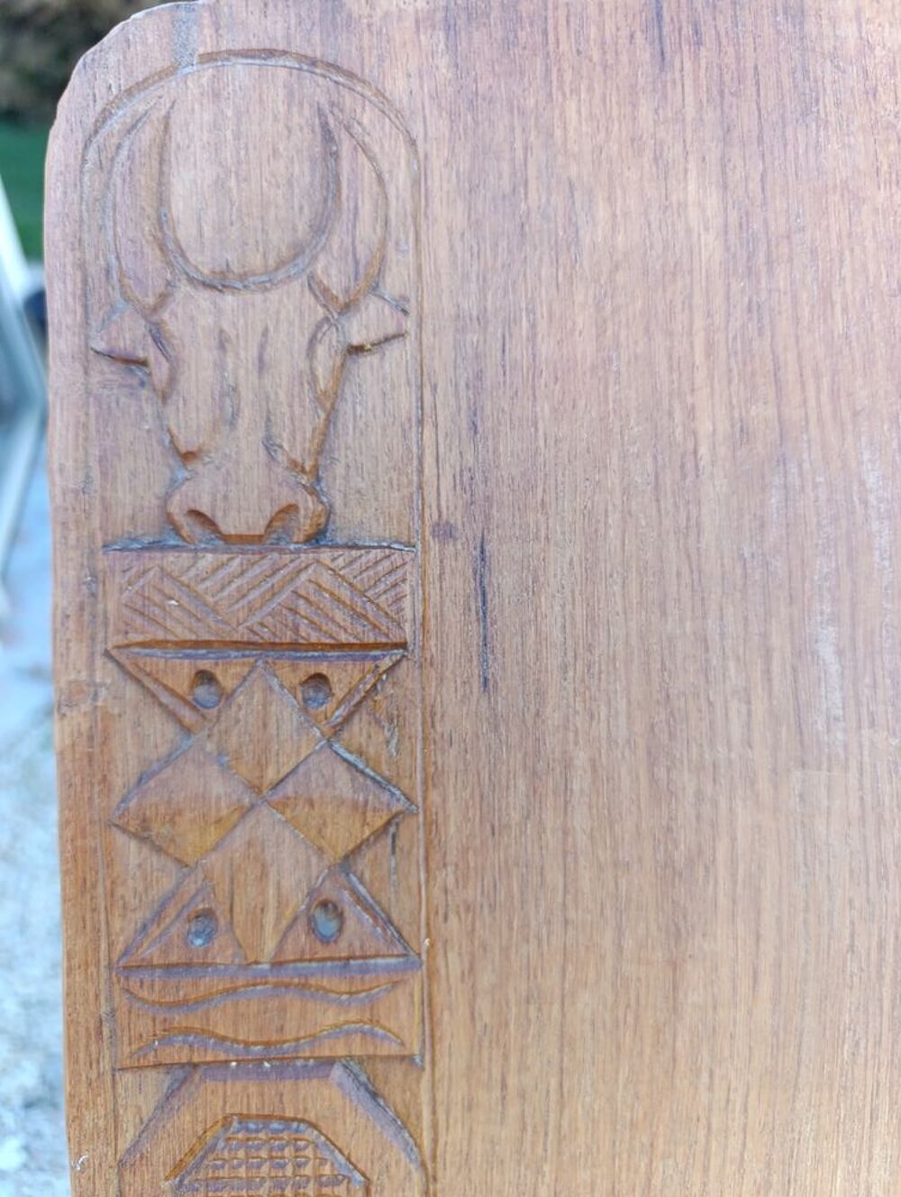 Ancienne belle chaise en bois Style Viking,motifs sculpt&eacute;s.. Meubles