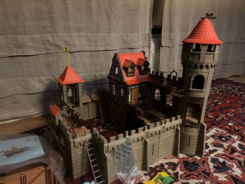 CHATEAU PLAY MOBIL avec documentation
165 Couzon-au-Mont-d'Or (69)