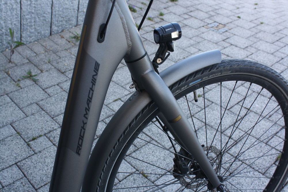 VTC &eacute;lectrique ROCKMACHINE M800 Vélos