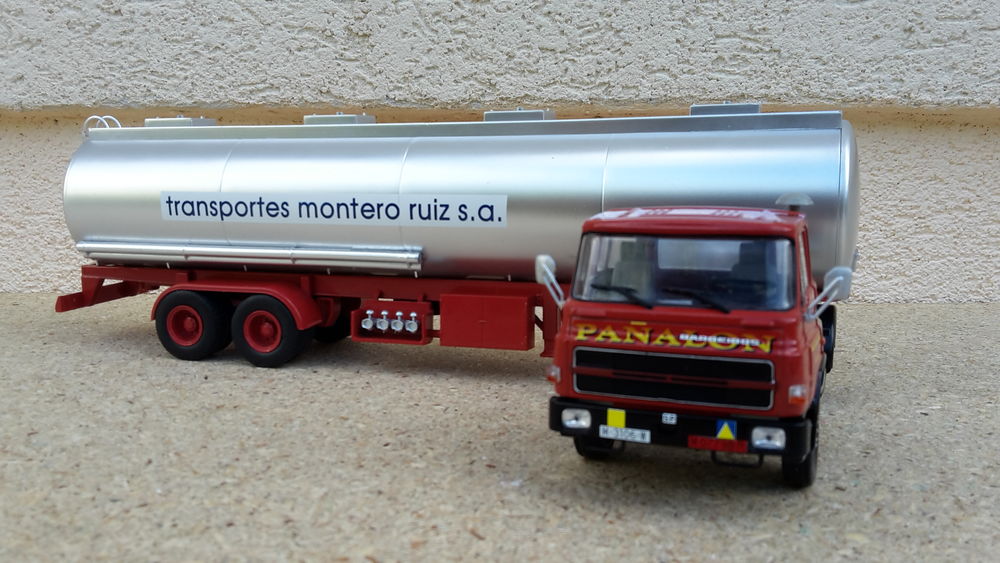 Camion Barreiros 4238T + semi-remorque citerne 