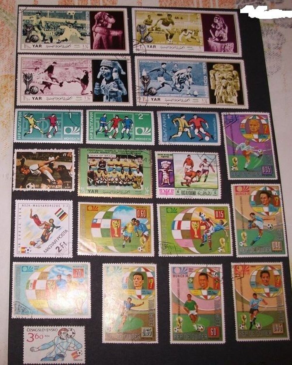 Lot de 67 Timbres sur le FOOTBALL diff&eacute;rents et oblit&eacute;r&eacute;s.

