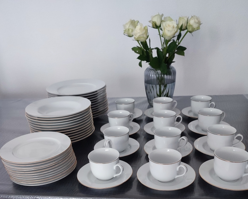 Service de table porcelaine blanche liser&eacute; dor&eacute; Cuisine