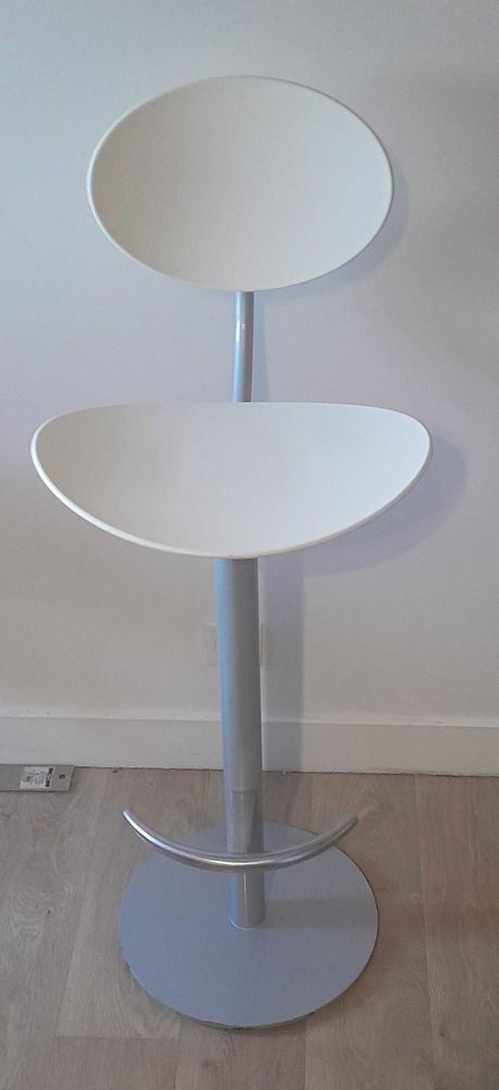 Tabouret haut de la marque Enea Meubles