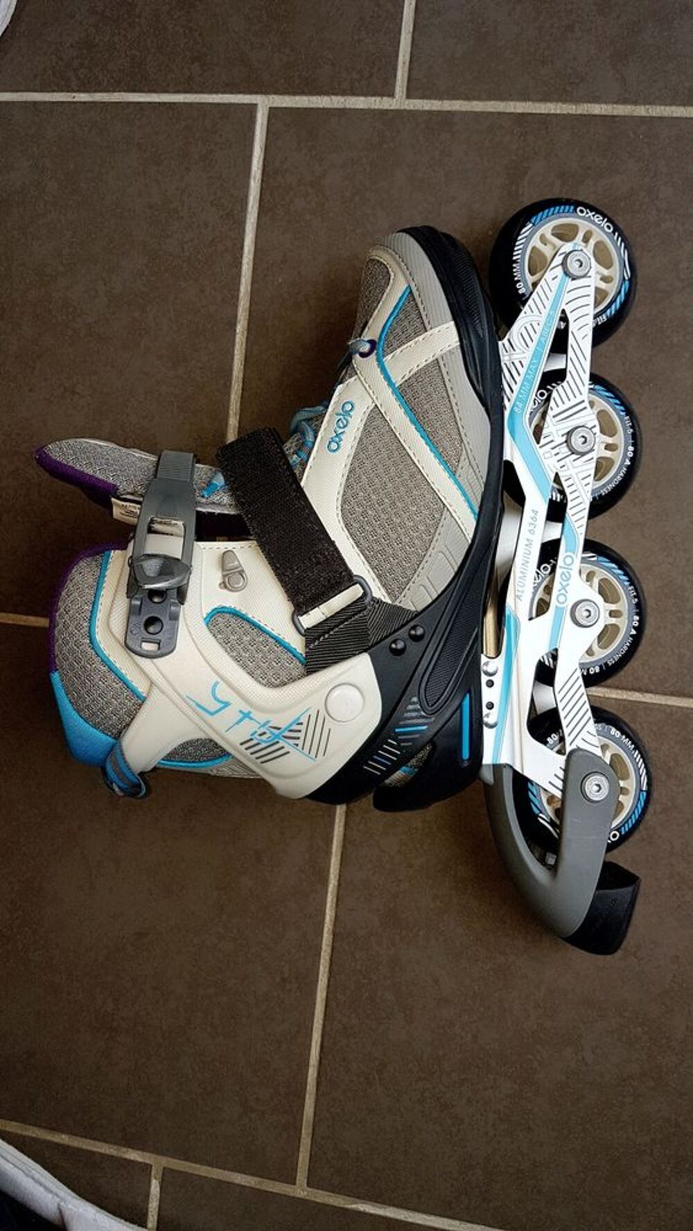 Rollers + casque + protections (jamais servis) Sports