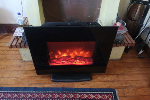 CHEMINEE ELECTRIQUE :
80 Claix (38)