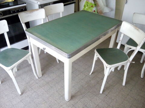 table + 5 chaises de cuisine 100 Montlu�on (03)
