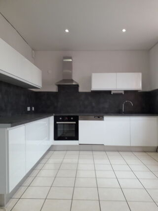  Maison à louer 6 pièces 133 m²