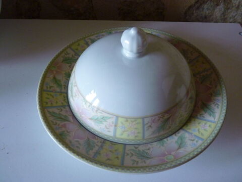 Jolie assiette à bouillon en porcelaine 20 Prissac (36)