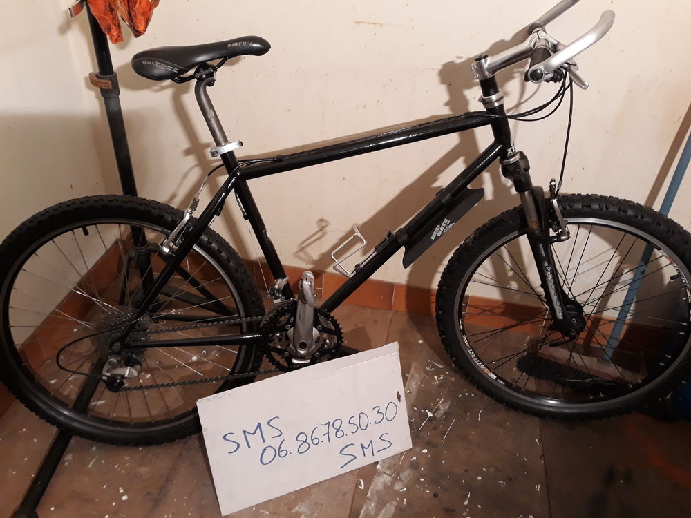vtt 26" rockrider r&eacute;vis&eacute; taille homme ou L Vélos