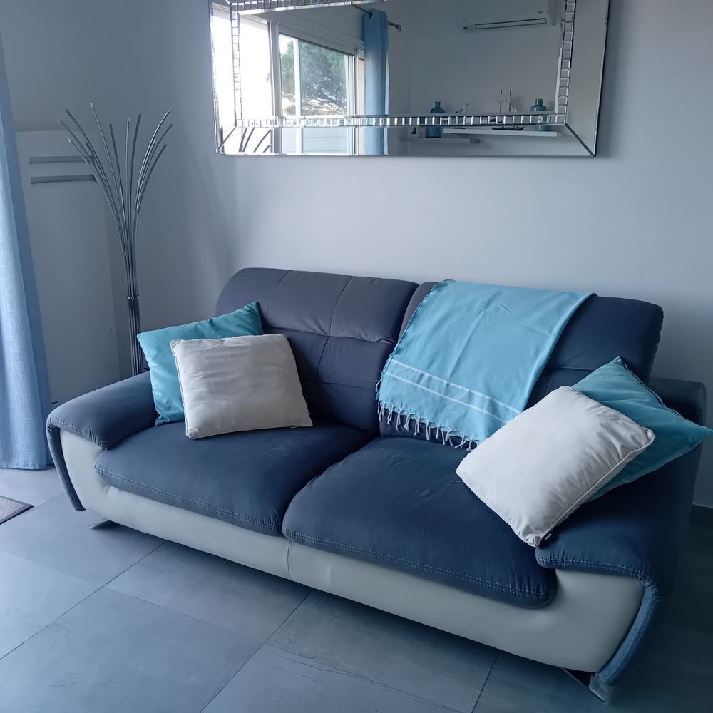 CANAPE VELOURS ET CUIR BLANC NEUF CAUSE APPT VACANCES Meubles
