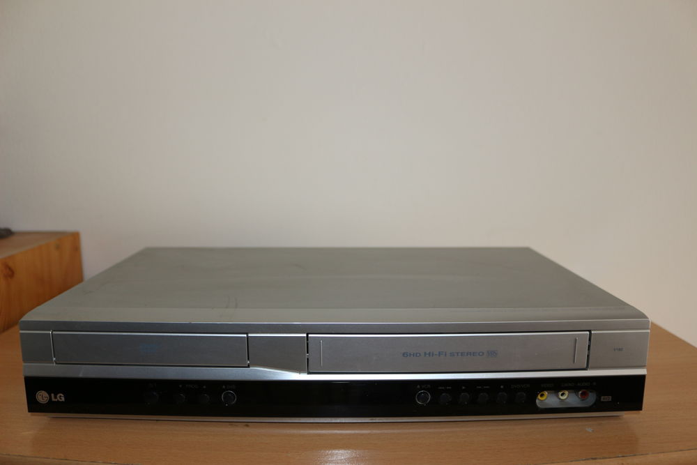 LG DVC5930 combin&eacute; Lecteur DVD/Lecteur Enregistreur VHS 6 t&ecirc; Audio et hifi