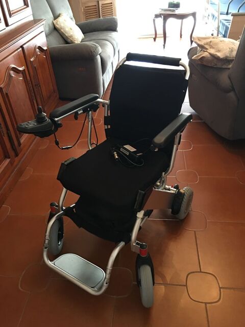 fauteuil roulant électrique très peu servi 0 83720 Trans-en-provence