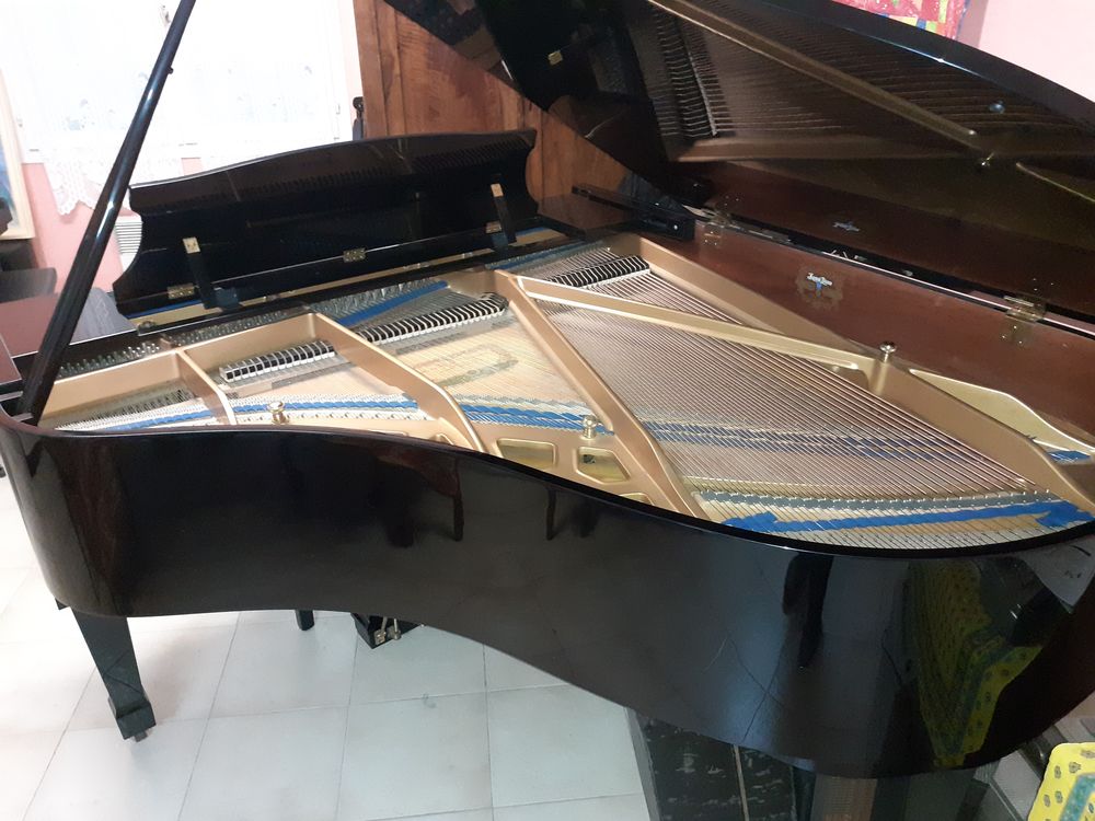 Piano 1/4 de queue Kawai mod&egrave;le KG2D Instruments de musique