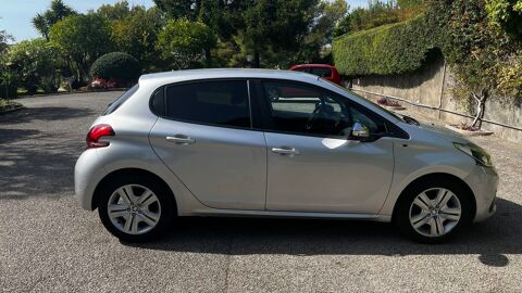 Peugeot 208 à  € vendre
