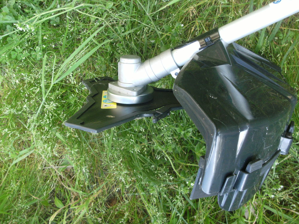 DEBROUSSAILLEUSE THERMIQUE STERWINS 26cc Jardin