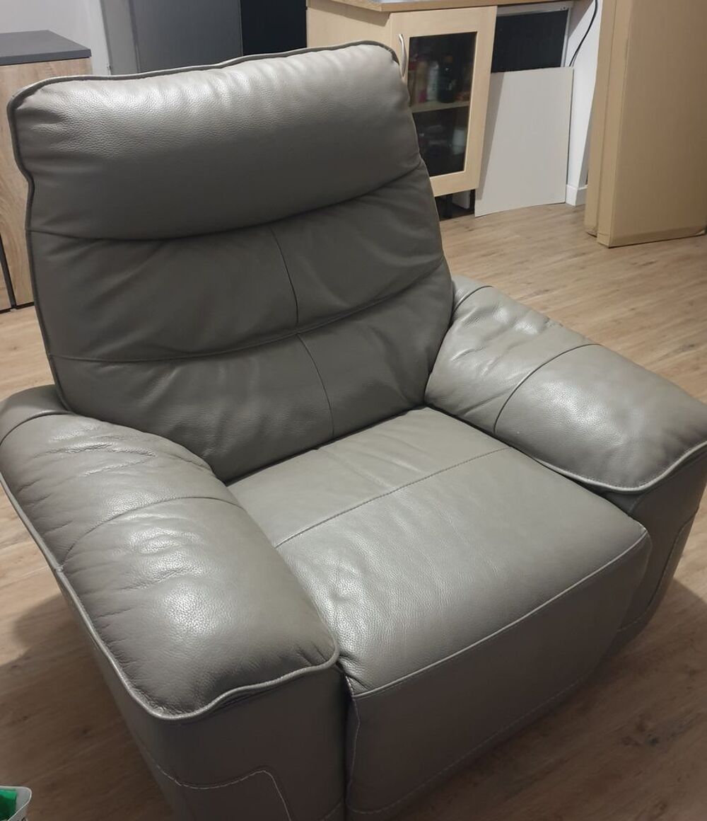 Canap&eacute; relax &eacute;lectrique et fauteuil relax &eacute;lectrique en cuir Meubles