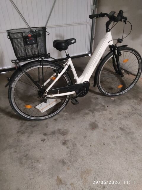    Vélo    Electrique marque FISCHER BLANC Perpignan (66)