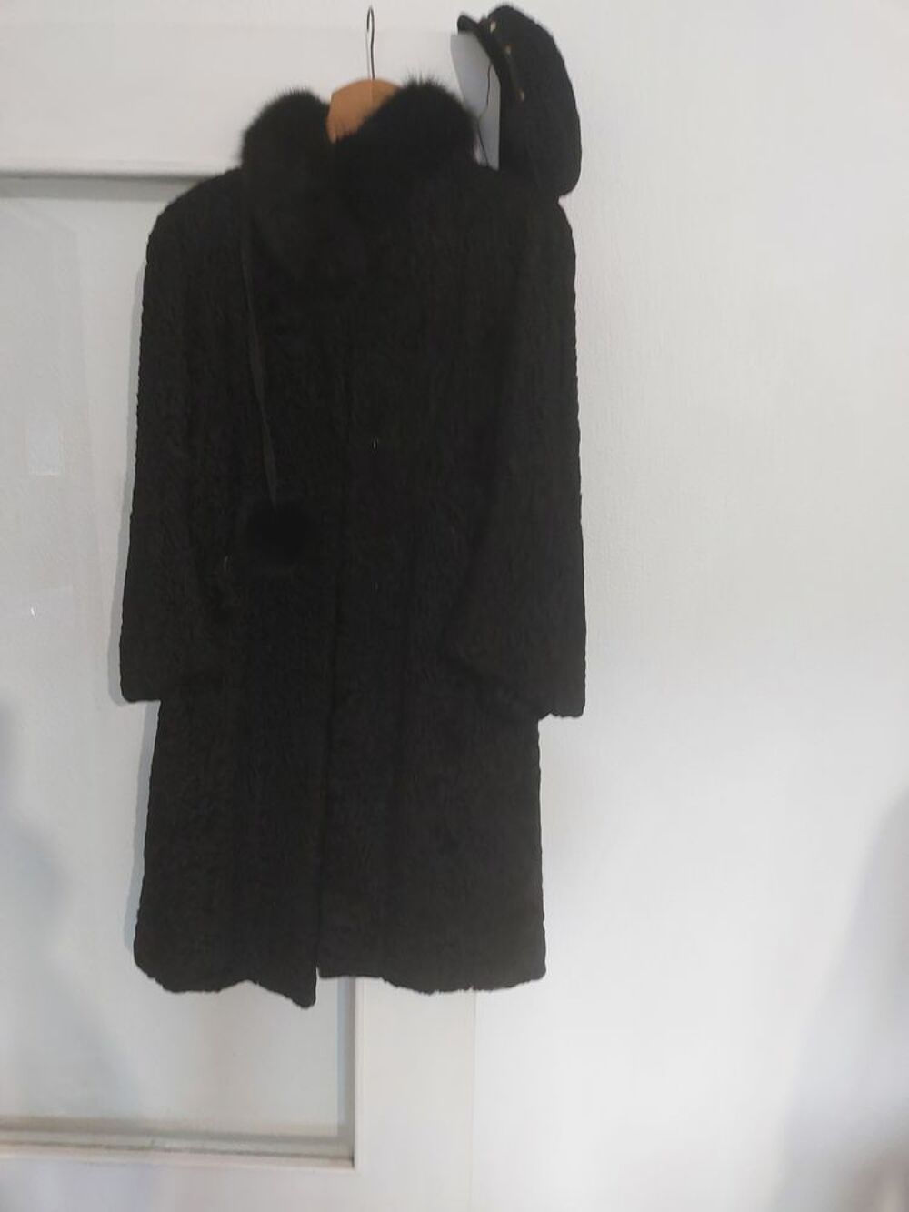 Manteau astrakan et chapeau Vêtements