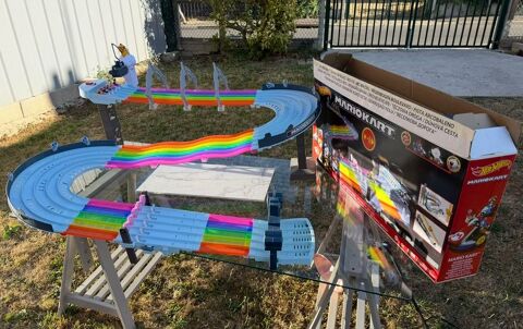 Hot Wheels Mario kart, circuit arc-en-ciel + lot complet de cinq voitures. Le Vésinet (78)