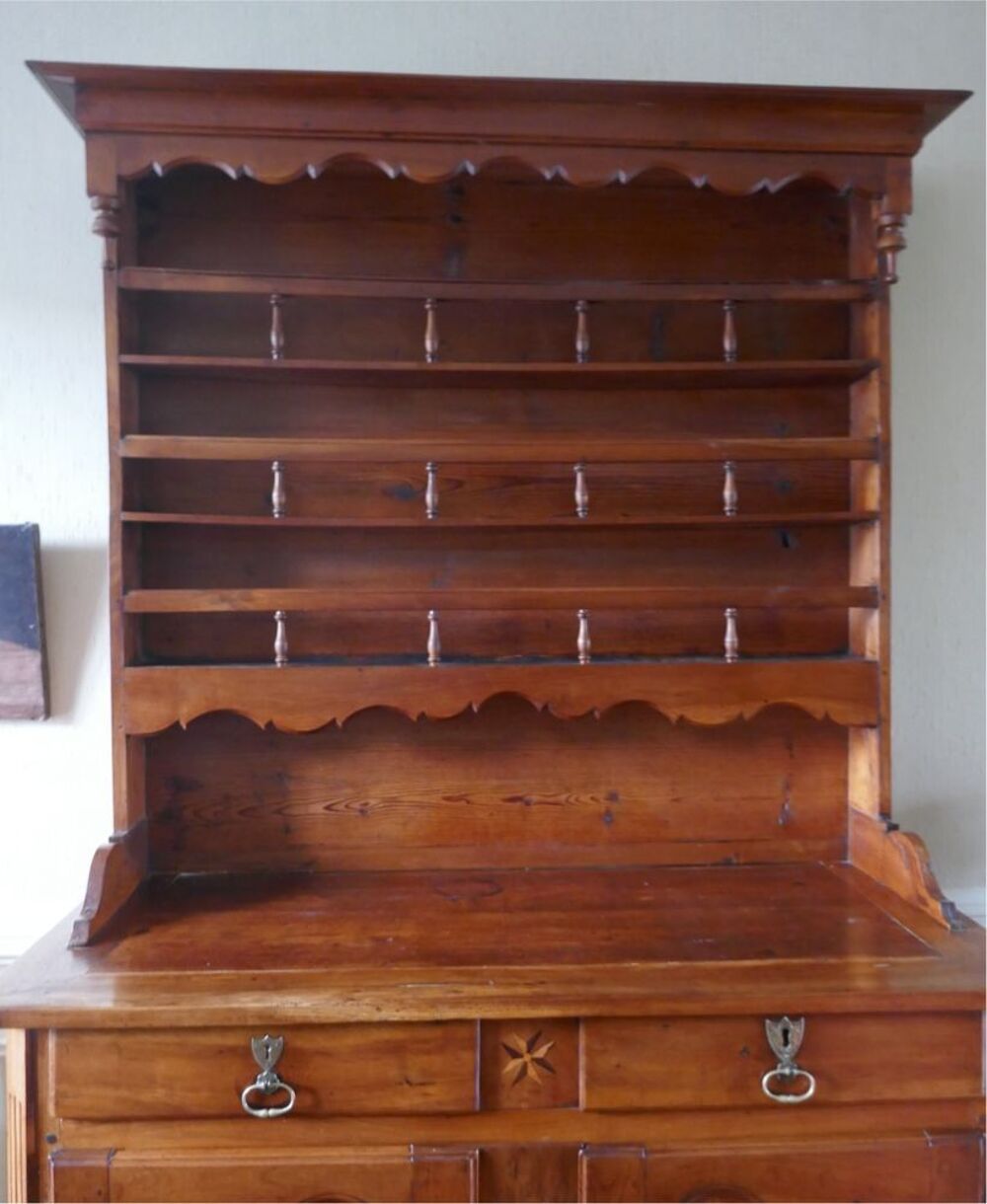 Vaisselier r&eacute;gional ancien du XIXe Meubles