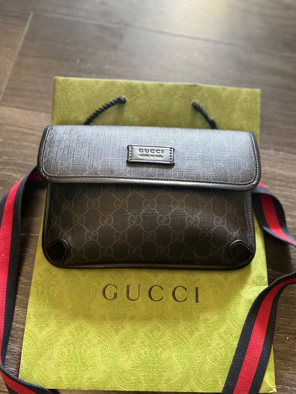 Sacoche GUCCI homme authentique quasi neuve Maroquinerie