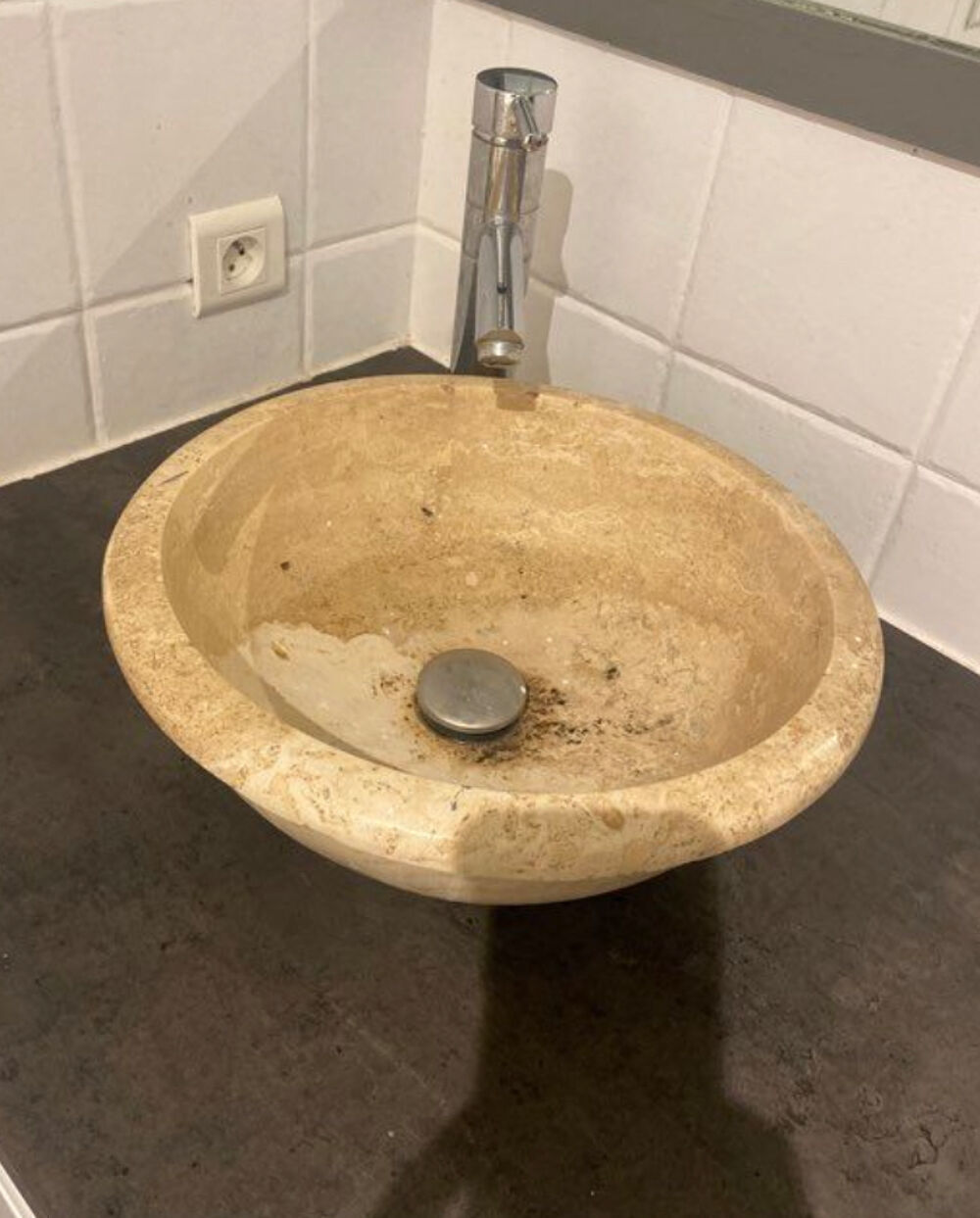 meuble salle de bain ,2 vasques , robinet et miroir Meubles