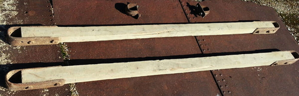 2 poutrelles en ch&ecirc;ne avec 4 ferrures vissables Bricolage