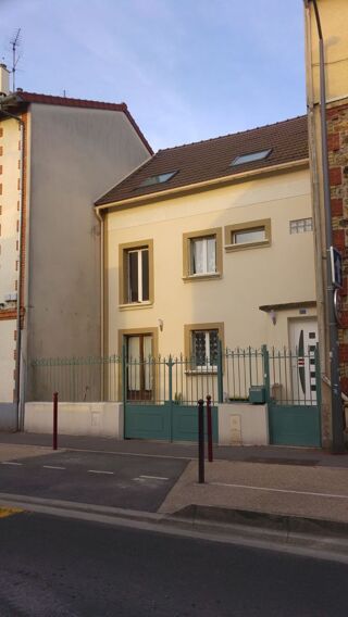 Maison - 8 pièce(s) - 153 m²