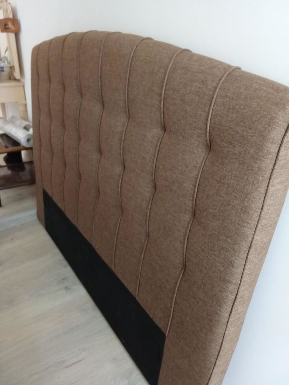 T&ecirc;te de lit 140/160 cm. tissus marron Meubles