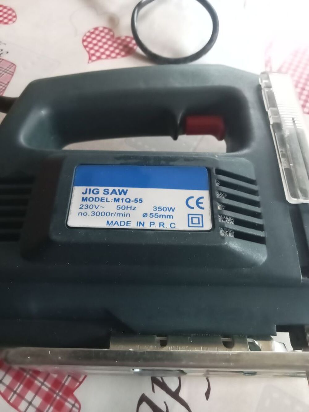 Scie sauteuse &eacute;lectrique 350 watts Bricolage