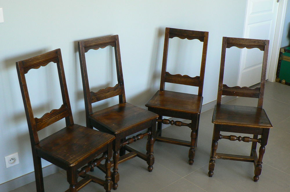 Belles chaises de salle &agrave; manger, milieu XIX s. Meubles