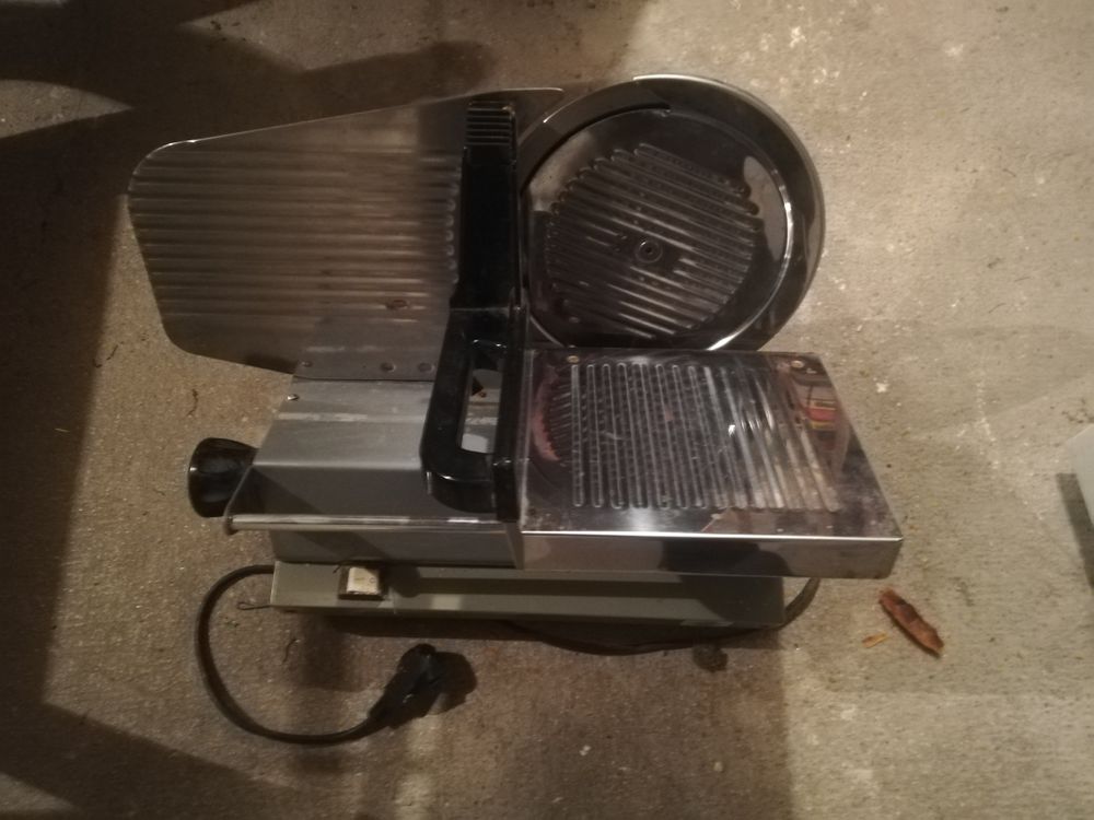 Trancheuse &agrave; jambon en Inox de gravit&eacute; Electroménager