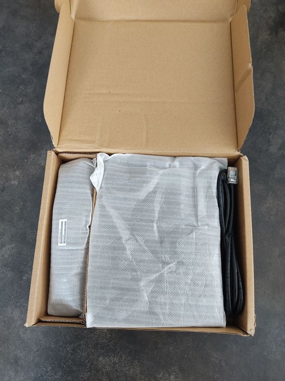 T&eacute;l&eacute;phone IP Cisco CP3905 V2 neuf Téléphones et tablettes