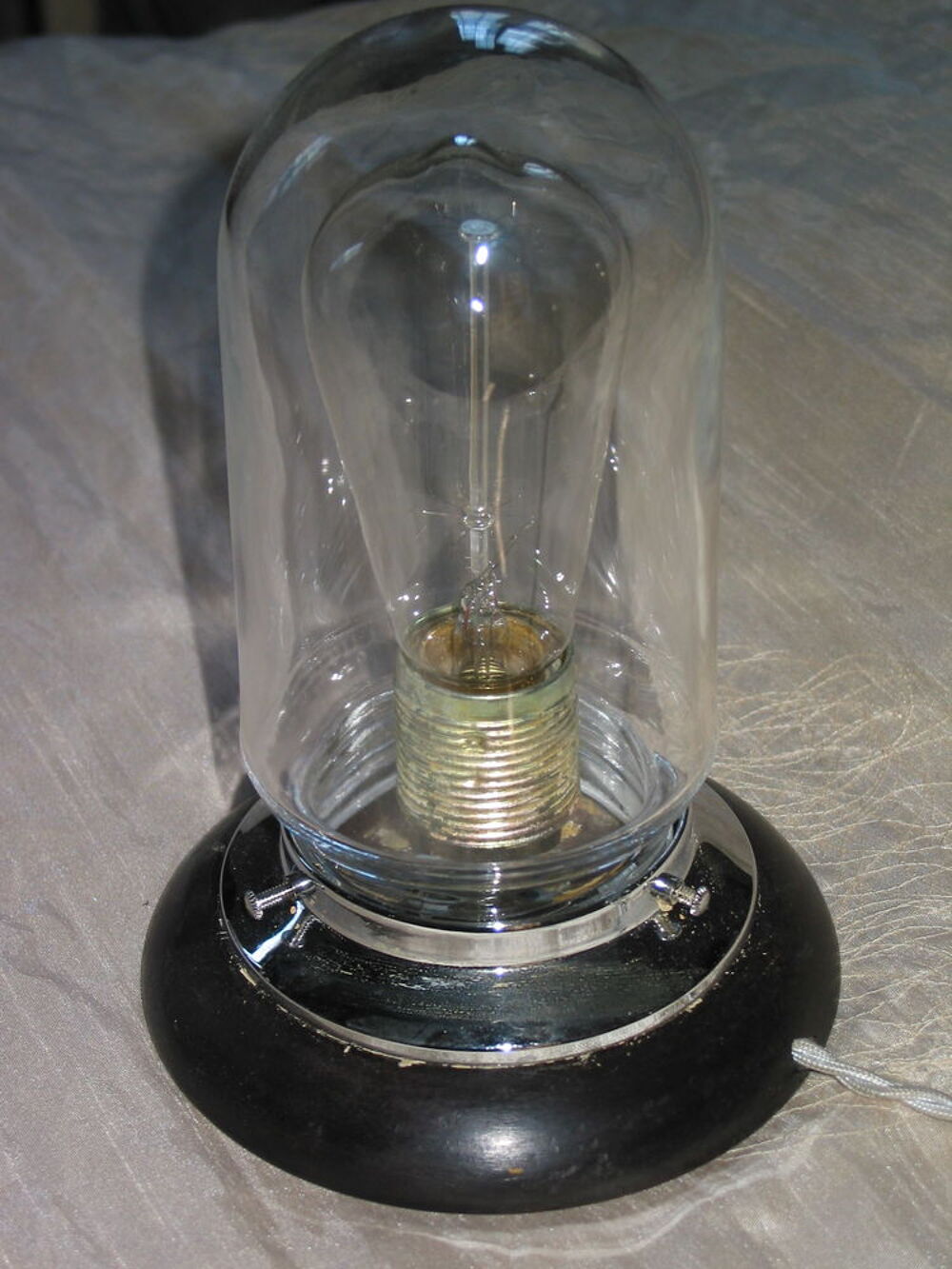 lampe de marine vintage d'atelier loft globe obus sur socle Décoration