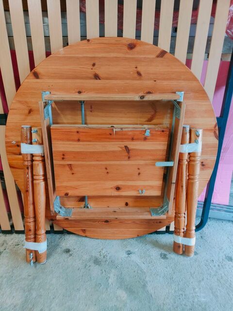 Table ronde en pin massif -!!! 30 Tillac (32)
