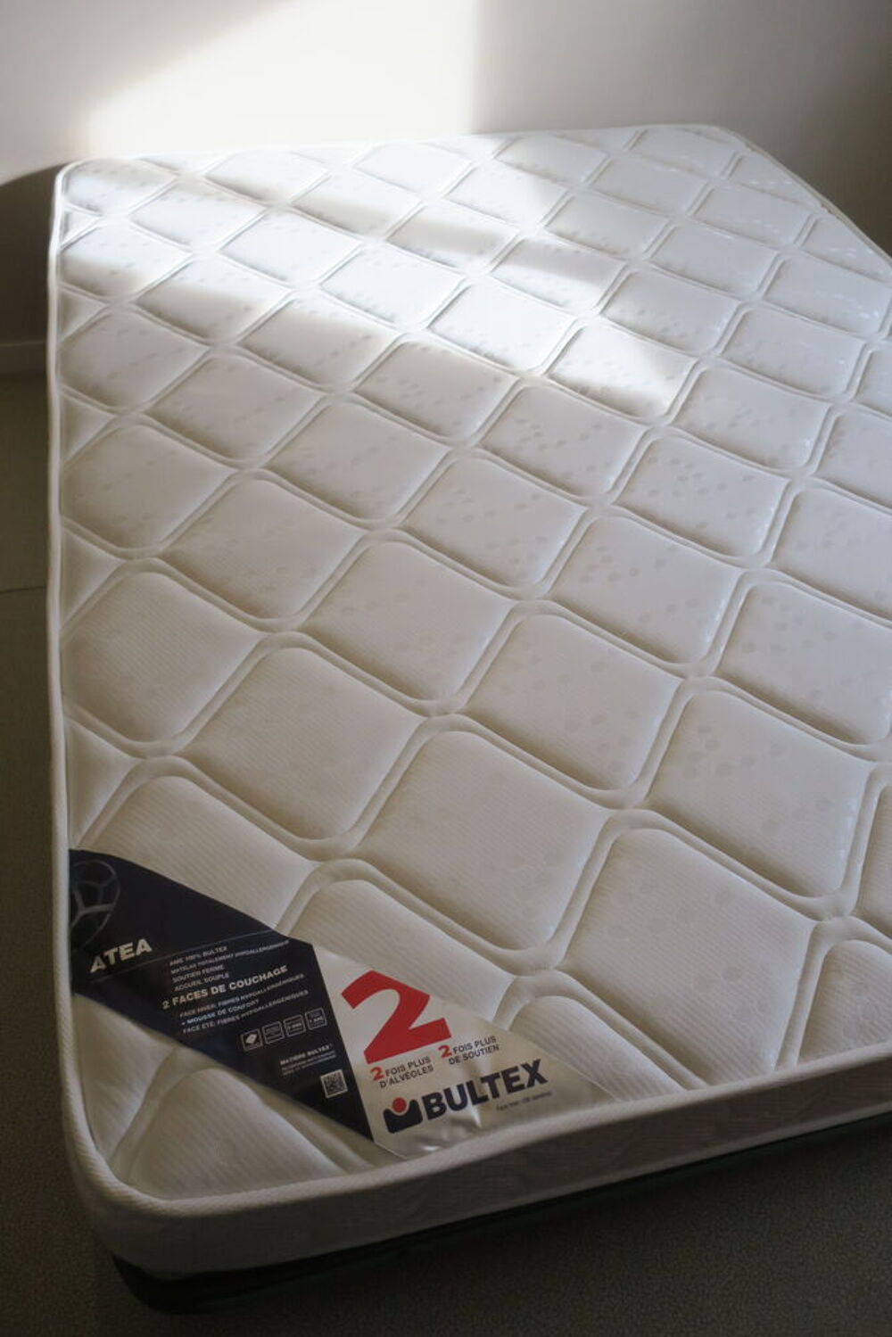 Matelas BULTEX + sommier cadre &agrave; lattes Meubles
