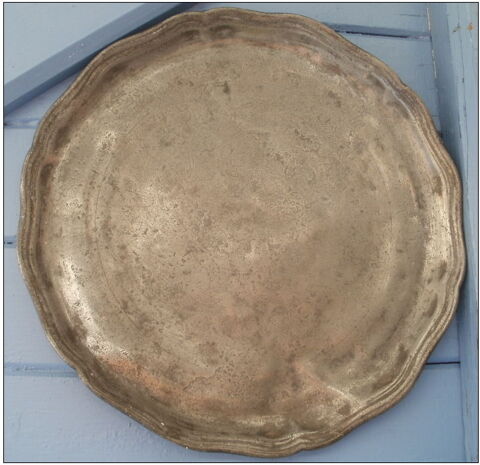 Tr�s ancien plateau ou assiette en �tain 15 Montauban (82)