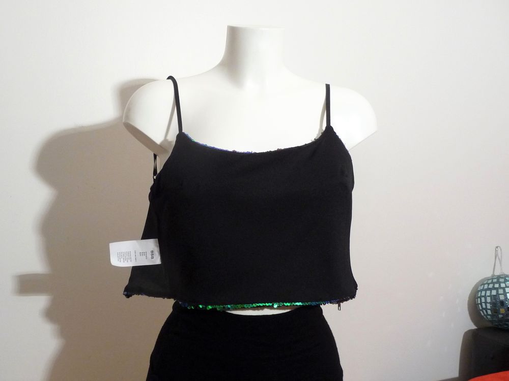 Top/ Tee Shirt &agrave; Sequins Vert/Bleu et Noir- BSB Collection Vêtements