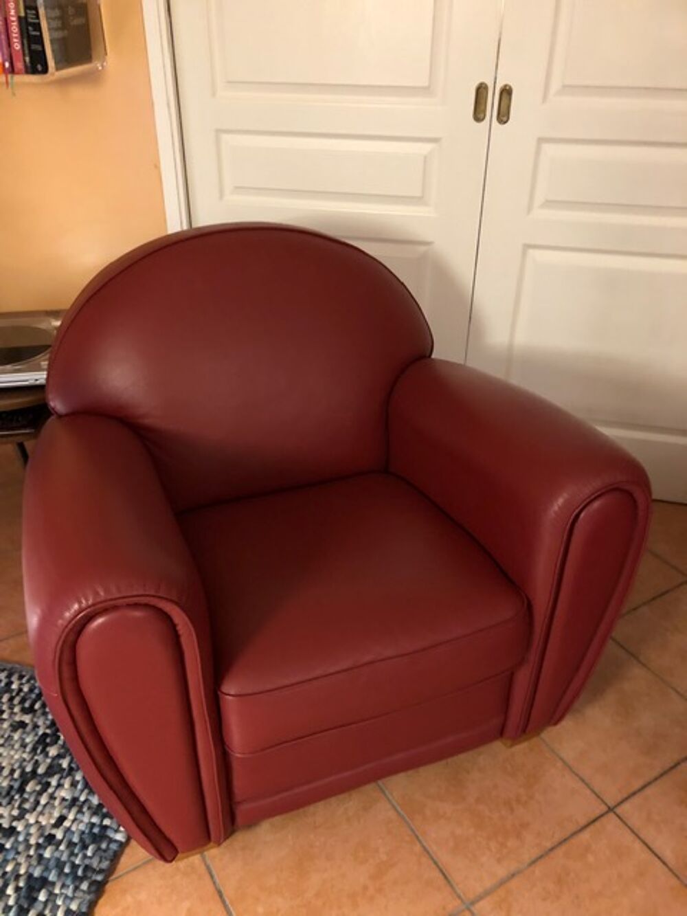 Paire de fauteuils club cuir bordeaux Meubles